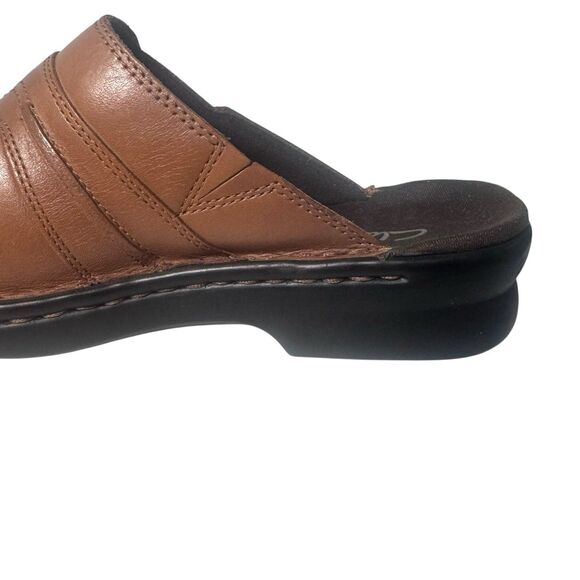Clarks Slip-on Clogs Brown Leather Comfort Shoes Womens Size 7 Preppy Work Mules - Picture 11 of 16